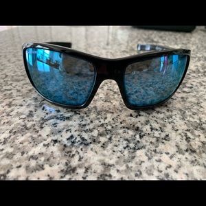 Revo Bearing Polarized sunglasses w/ case